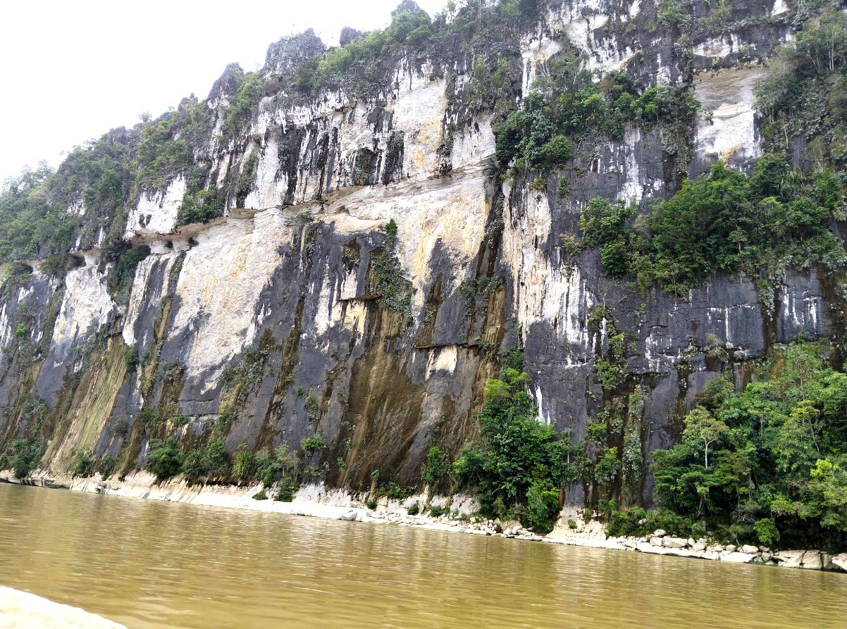 Batu Cermin Mahakam Ulu